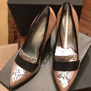 Tahari New Leather Pumps 7.5